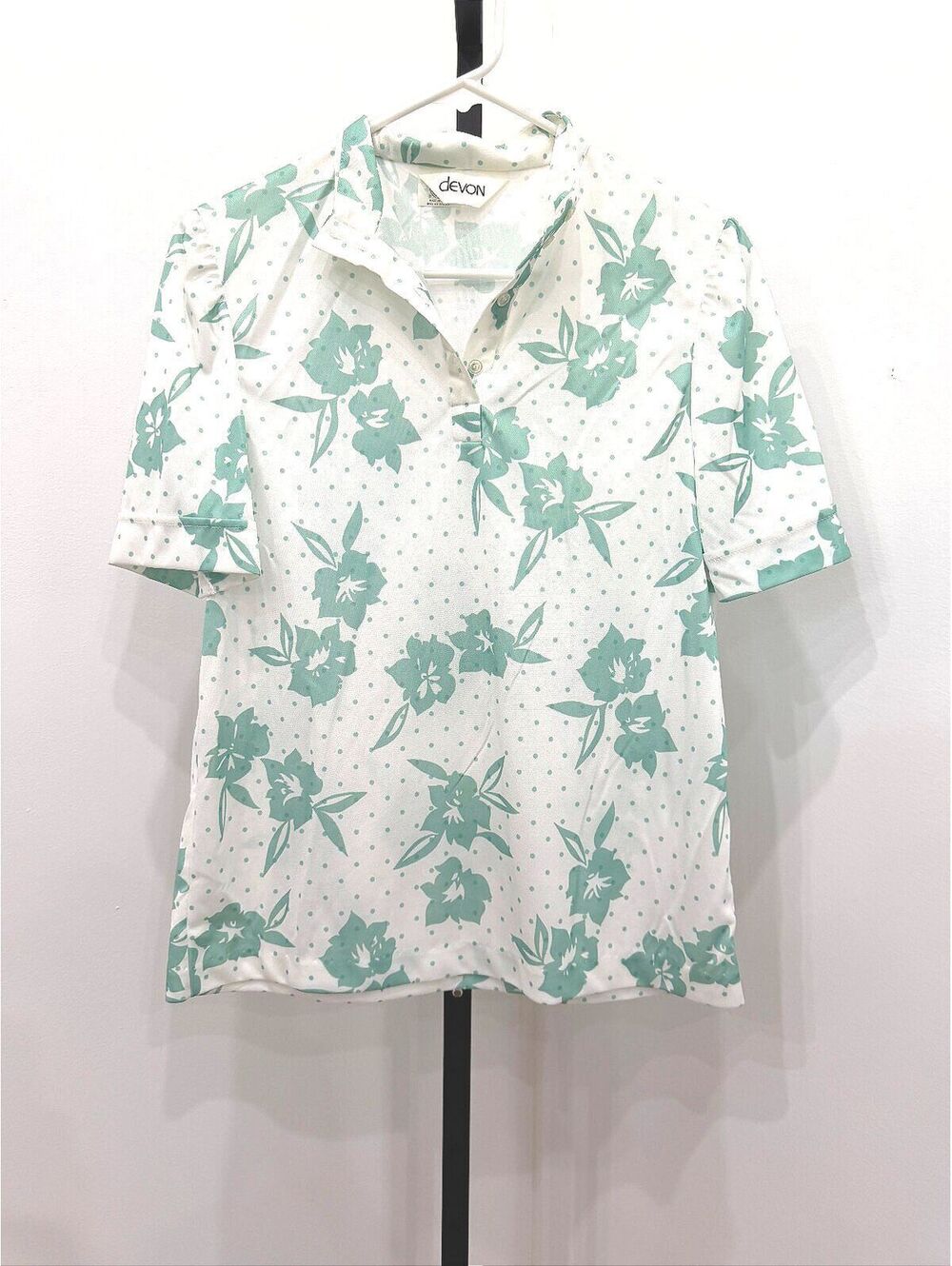 Devon White and Mint Green Floral Short Sleeve Blouse Size Small